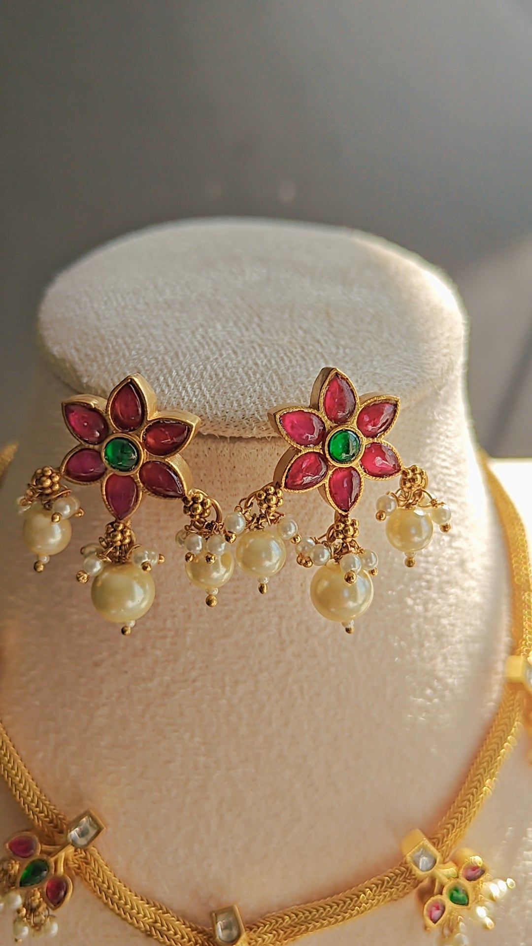 Jadau Kundan Pearl Choker Set
