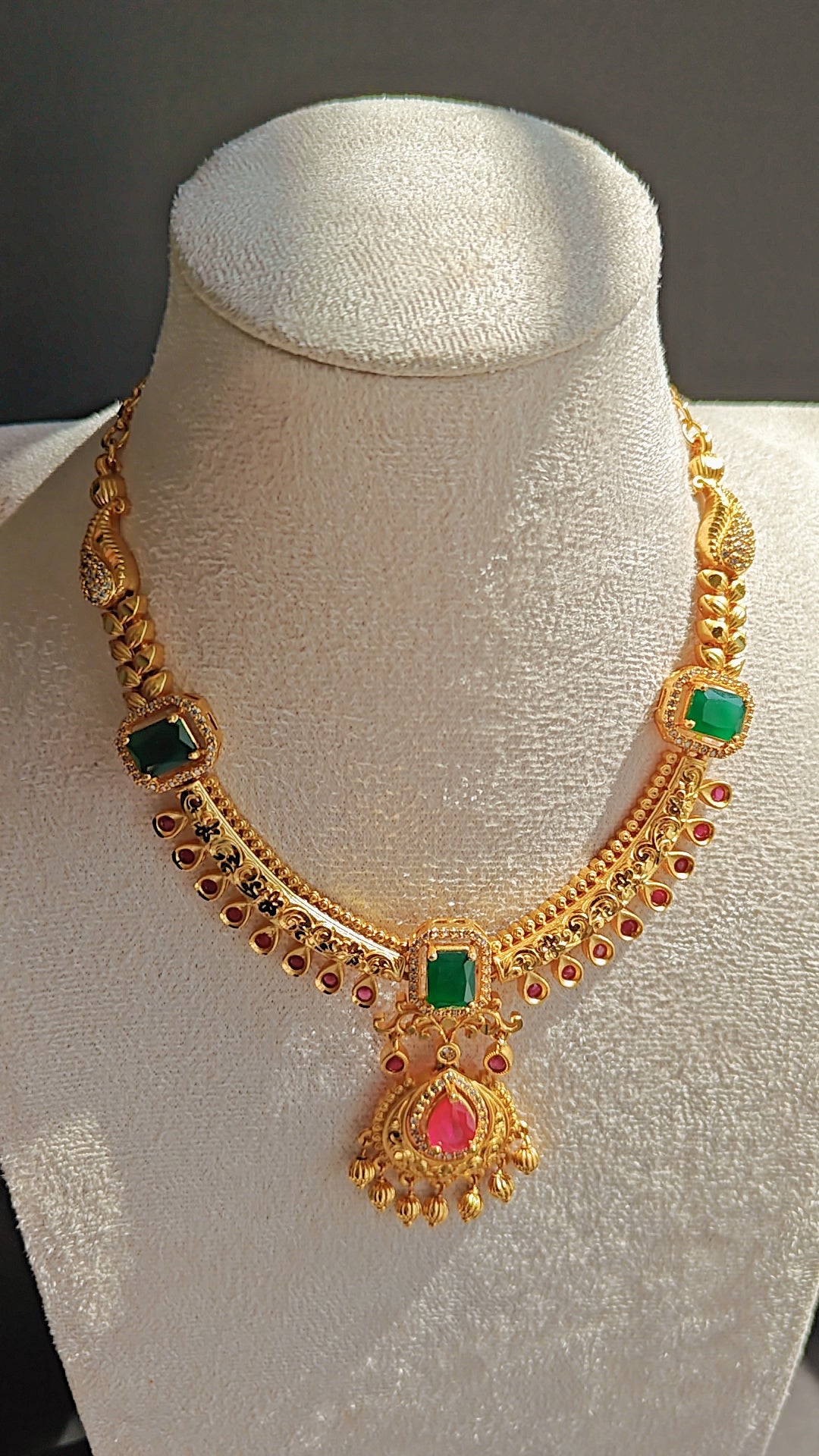 Gold Replica Choker Set