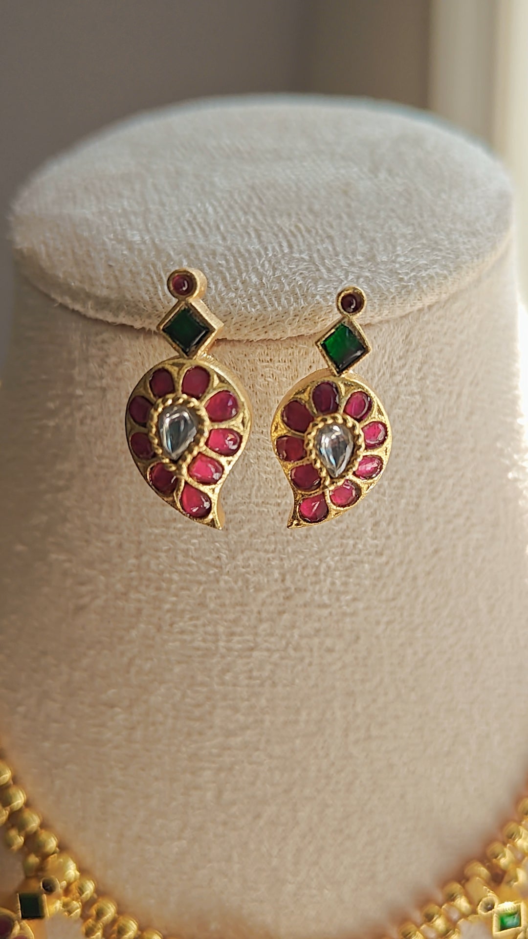 Jadau Kundan Choker Set
