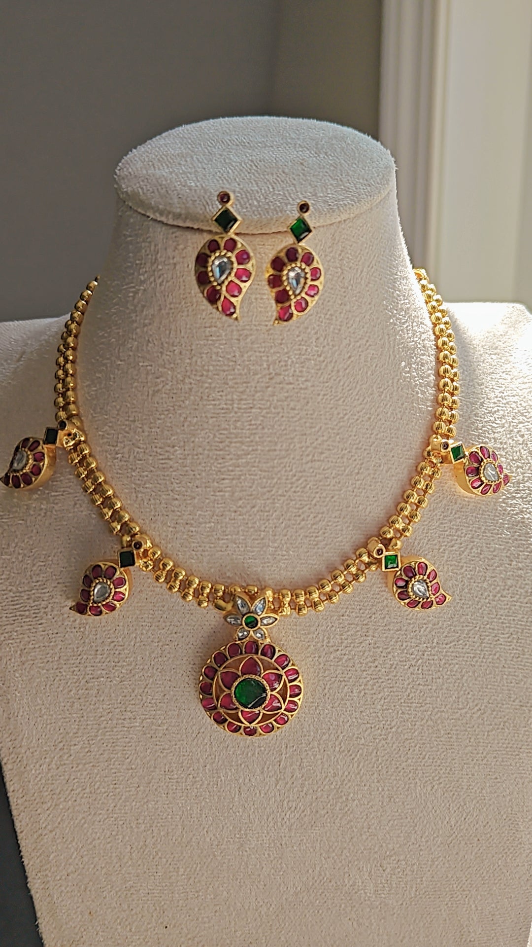 Jadau Kundan Choker Set
