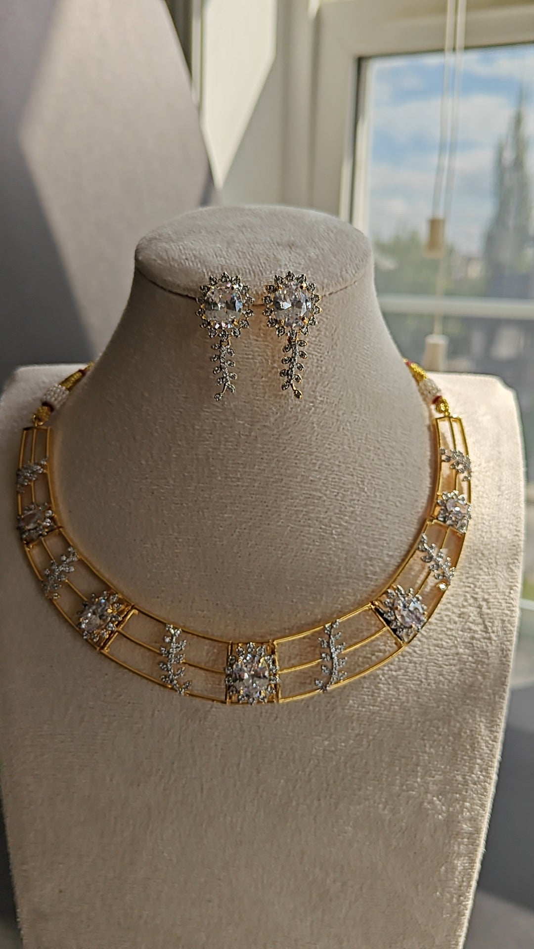 CZ Kante with White Stones – With Earrings