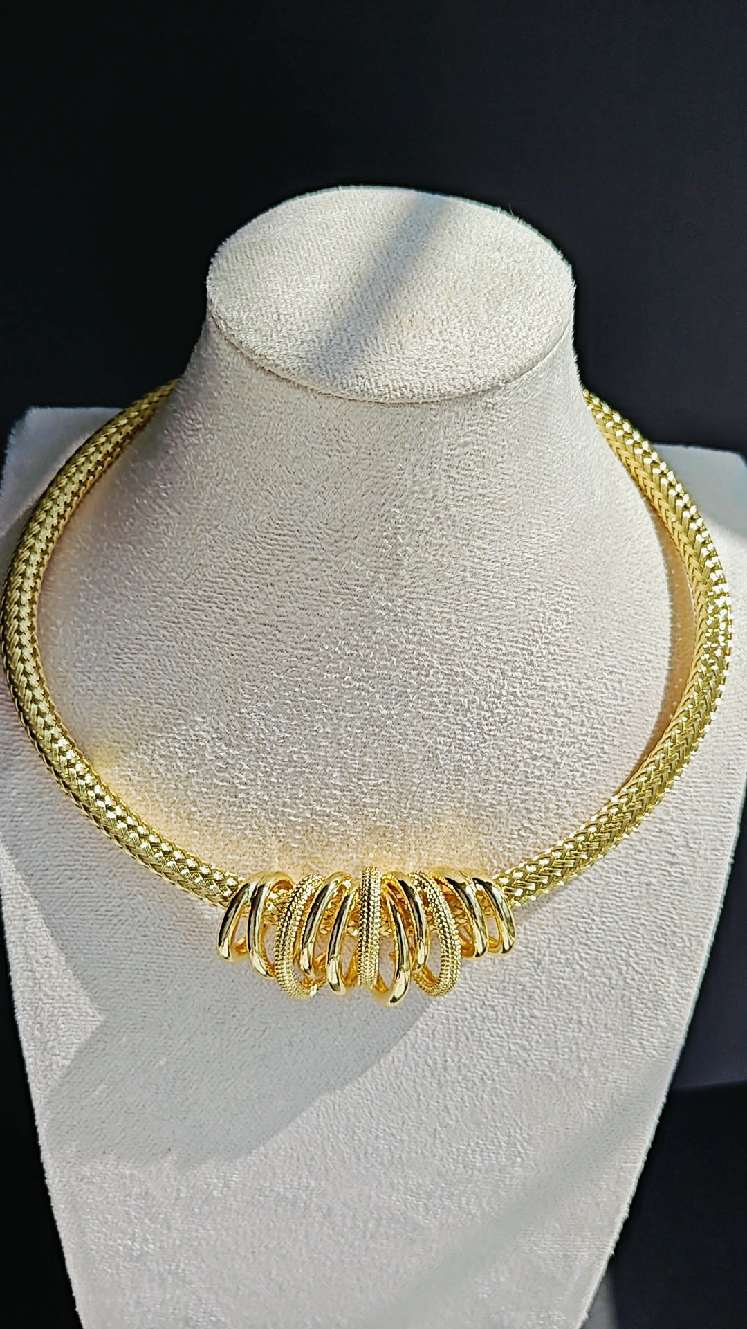 Gold Replica Kante with Matching Earrings