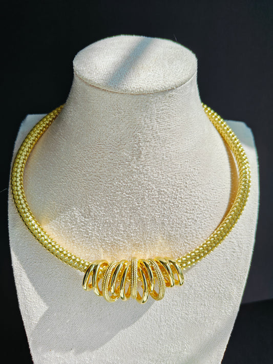 Gold Replica Kante with Matching Earrings