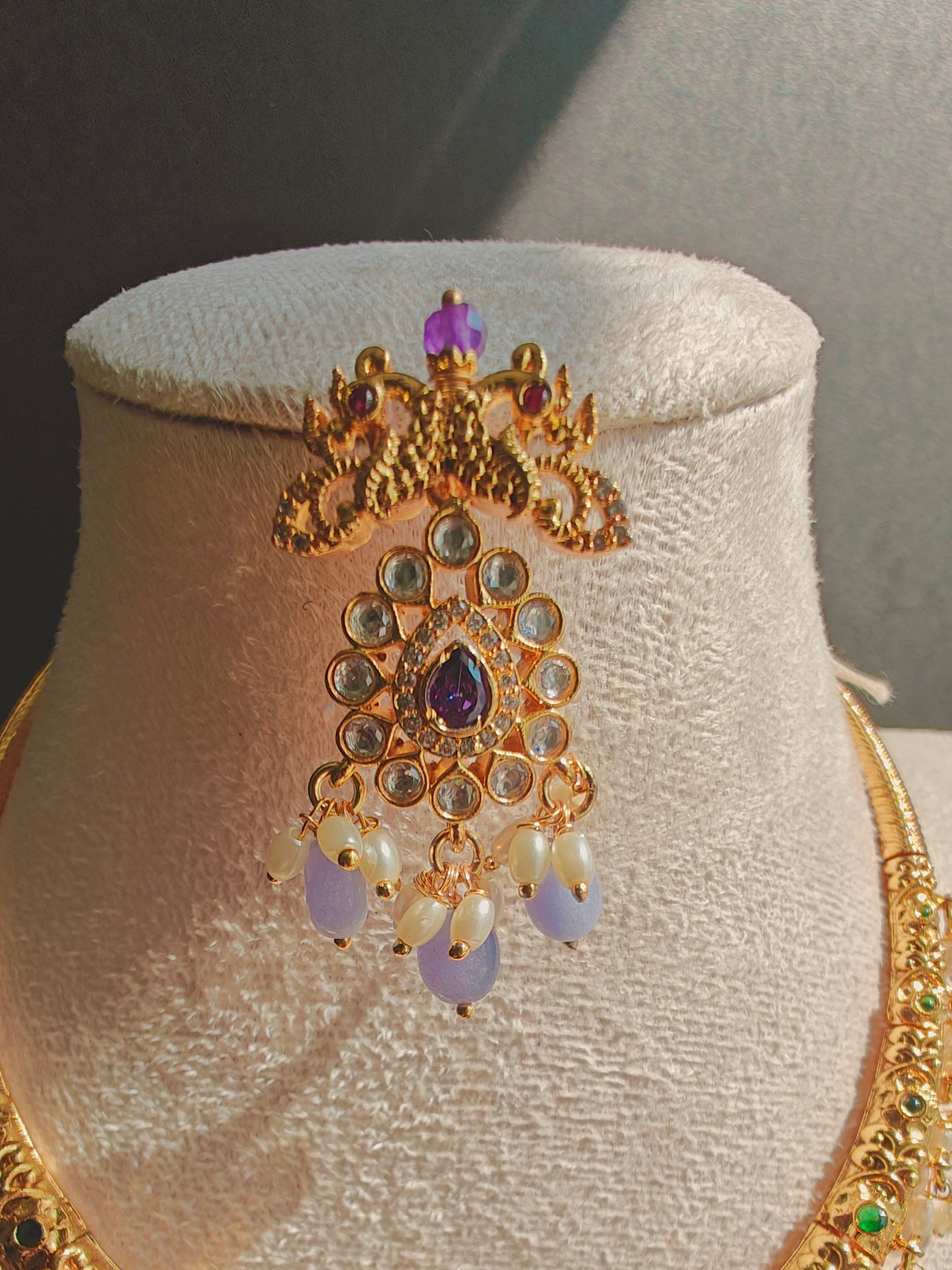 CZ Kante with Purple Stones, White Stones &amp; Pearls – With Earrings