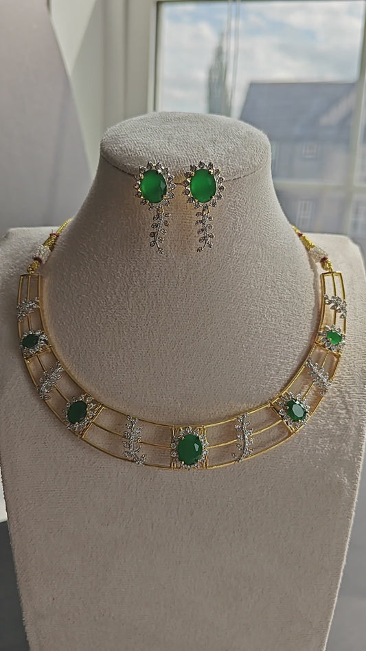 CZ Kante with Green Stones, White Stones & Pearls – With Earrings